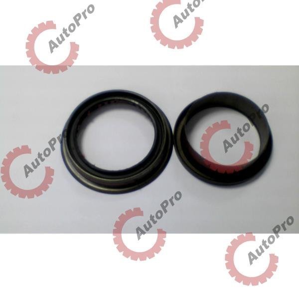 CR32500 Сальник вход в средний редуктор  MERITOR   SKF